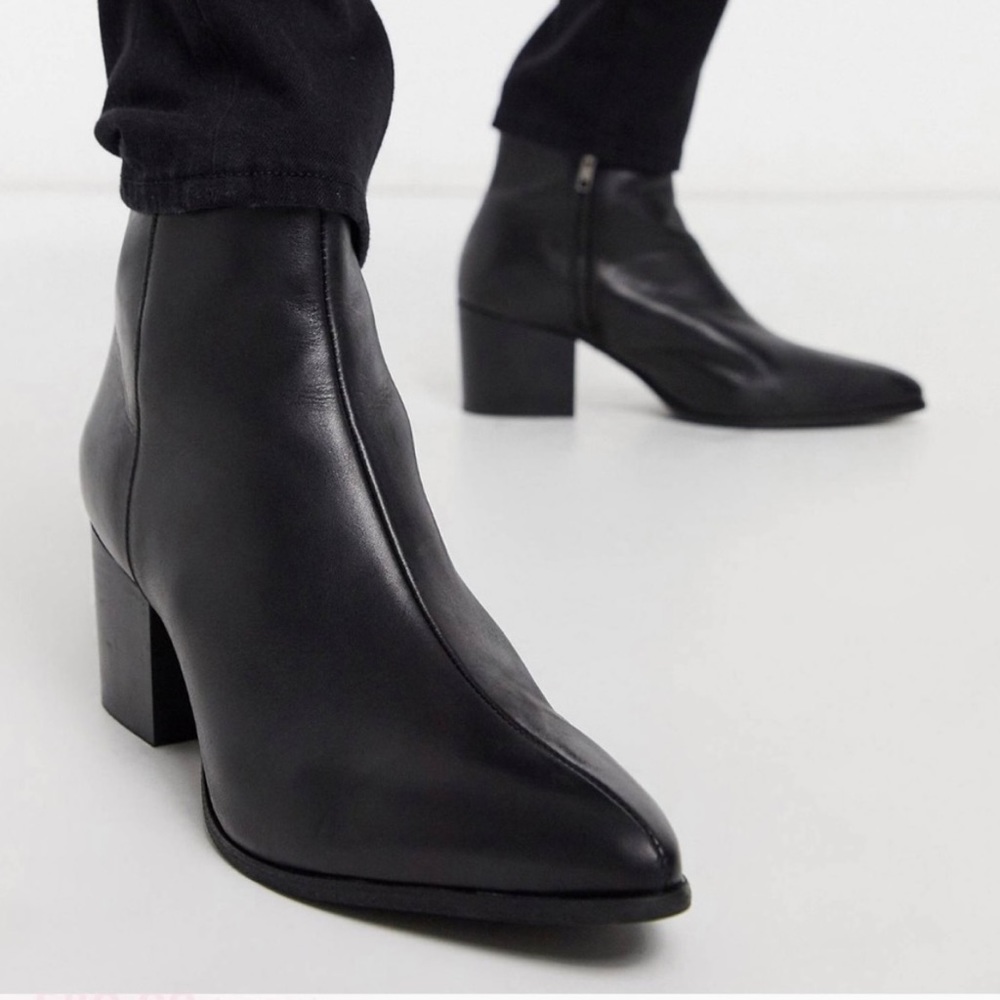 ASOS men’s leather boots (( NOT ACCEPTING OFFERS ))